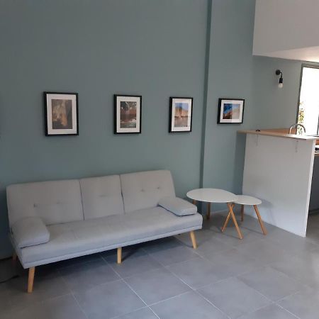 Mazet Dans Residence Avec Piscine Bagnols en Foret Bagian luar foto