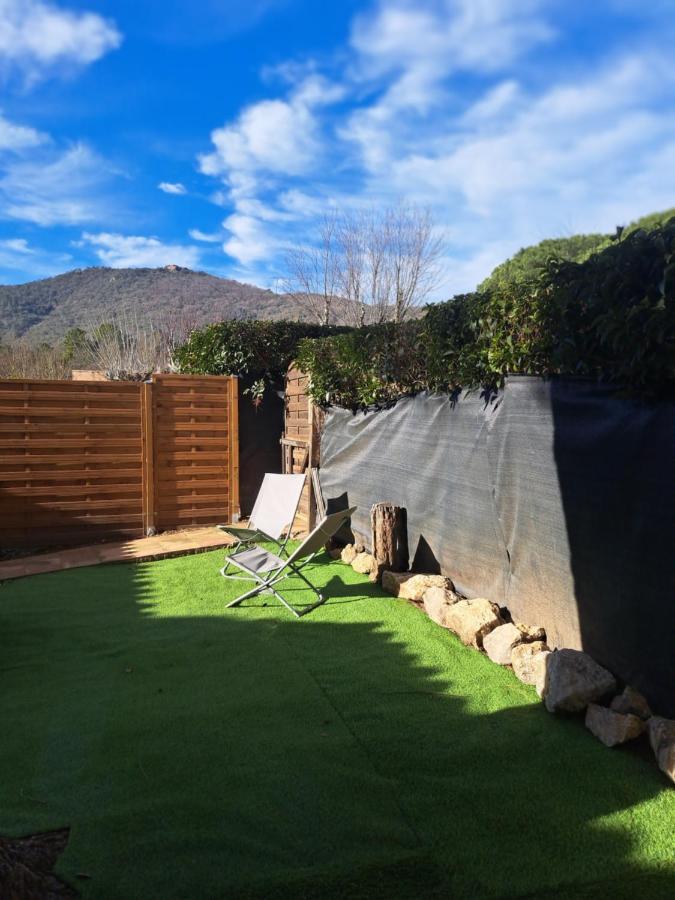 Mazet Dans Residence Avec Piscine Bagnols en Foret Bagian luar foto